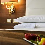 Romana 4* Milan