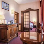 Romana Hotel 4*