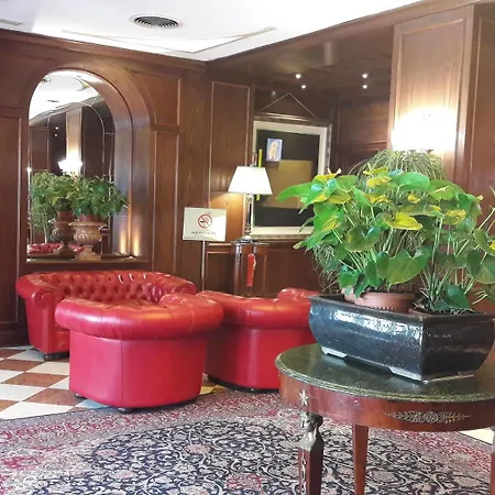Отель Romana 4*